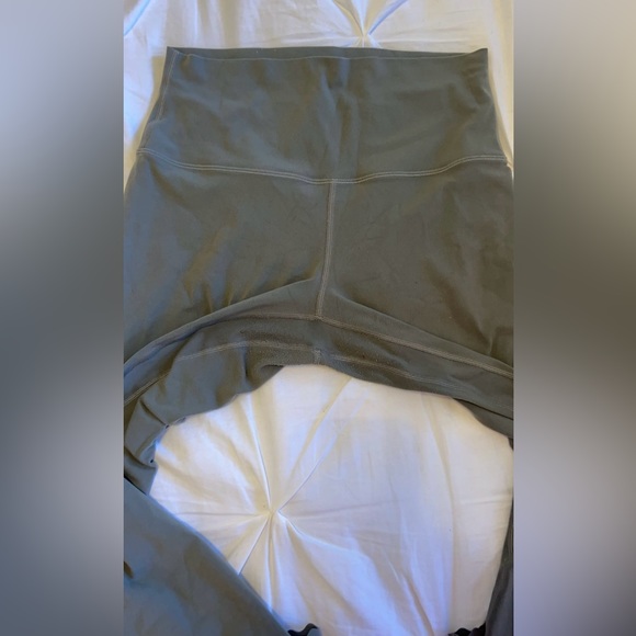 Lululemon leggings with scalloped design at bottom - Picture 2 of 2